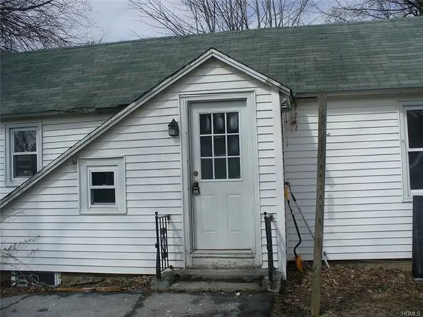 10 Orchard St, Shawangunk, NY 12589