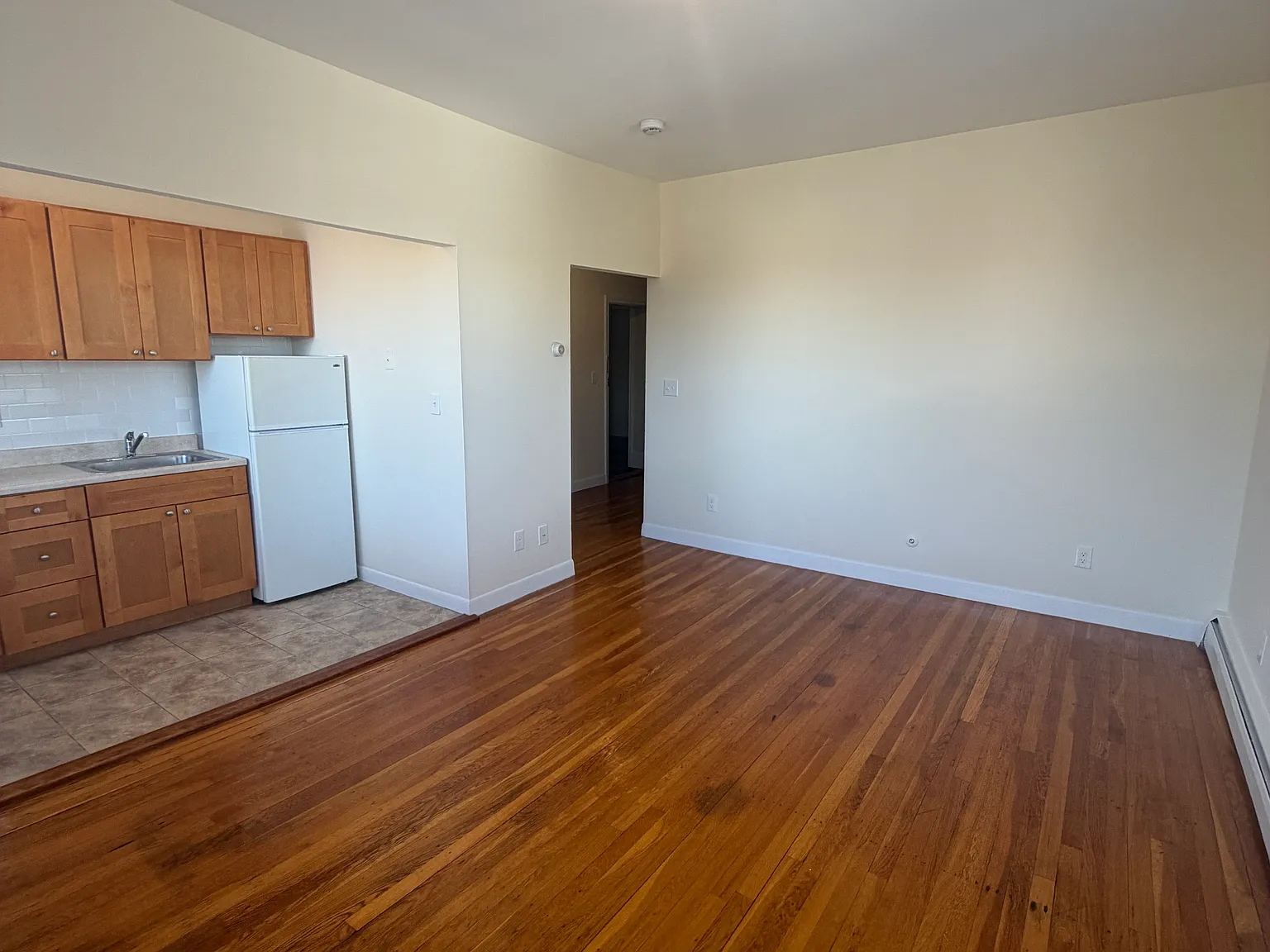 1 bed, 9999 sqft, $2,050 — Photo 4