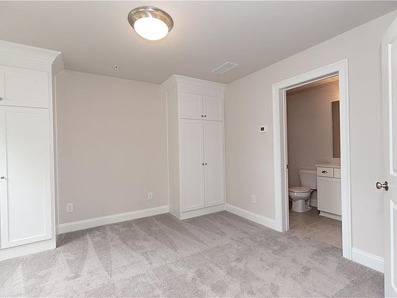 5th image of 2869 Elmwood Dr #11