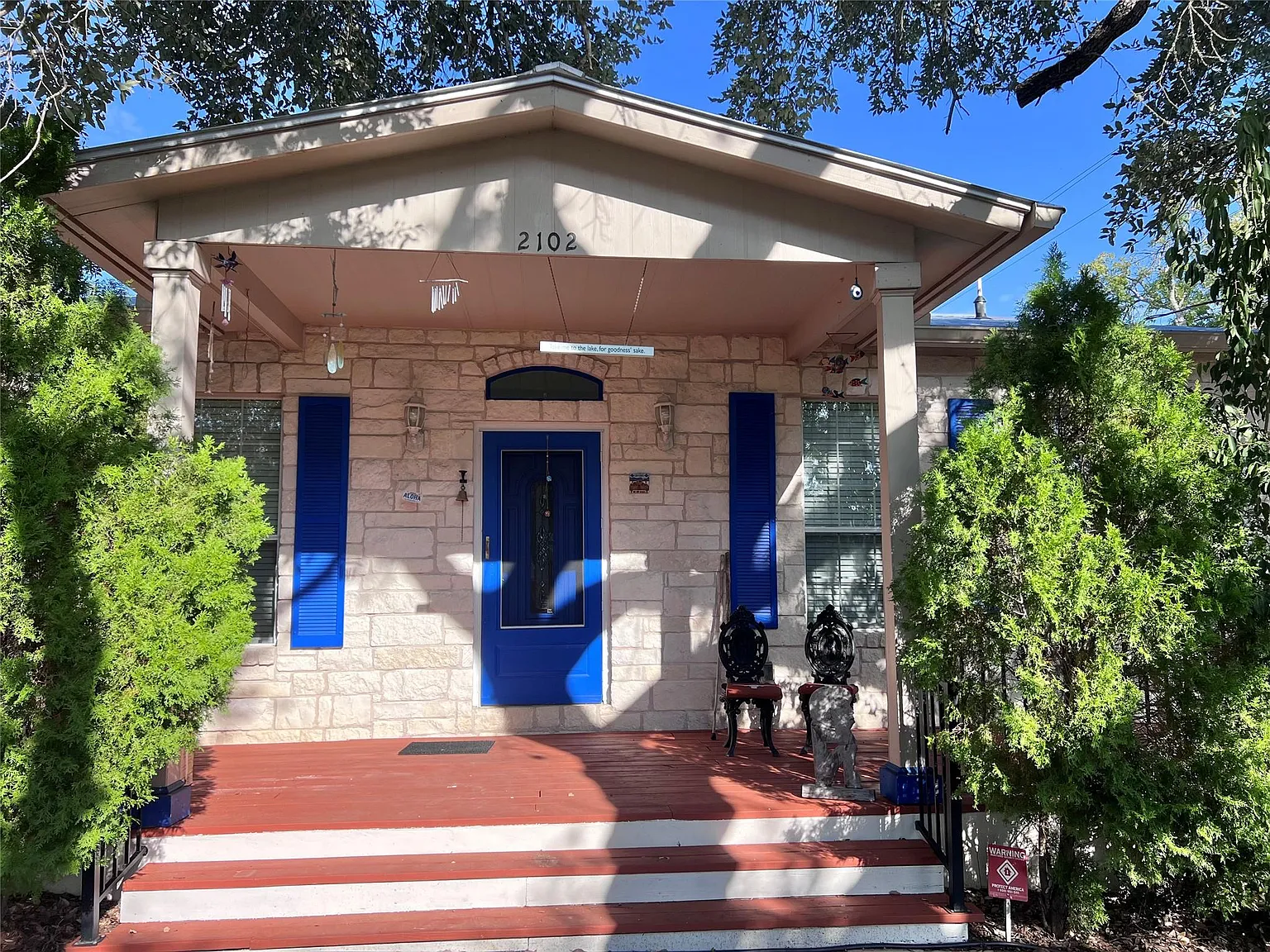 3 bed, 2.0 bath, 1152 sqft, $2,450 — Photo 3