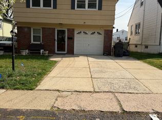 102 Harcourt Ave, Bergenfield, NJ 07621