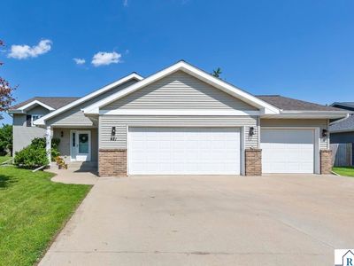 421 Woodhaven Ln, Mankato, MN, 56001
