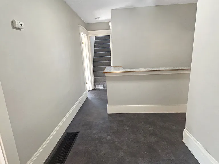 631 Paris Ave SE — Photo 6