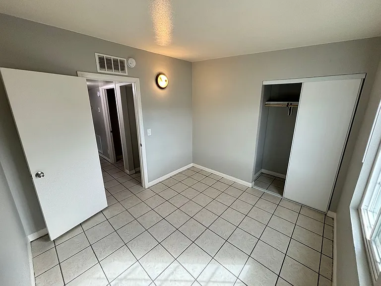1420 Putnam Ave #6 — Photo 14