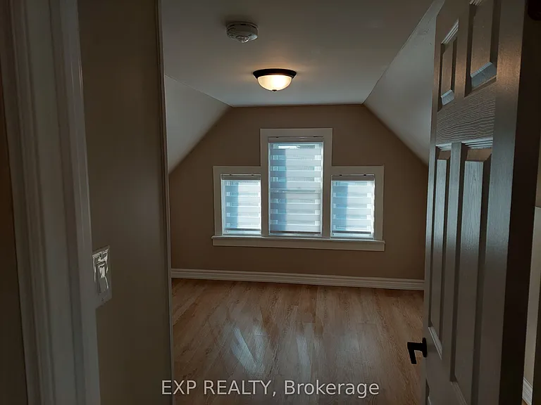 148 Gibson Ave #LOFT — Photo 10