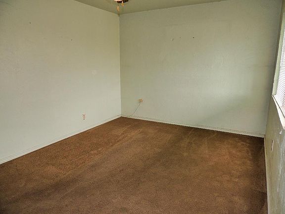 4th image of 638 Delhi Dr