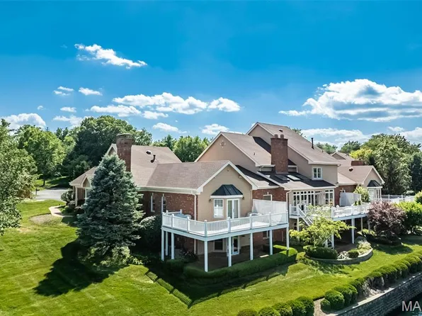 242 Carlyle Lake Dr, Saint Louis, MO 63141