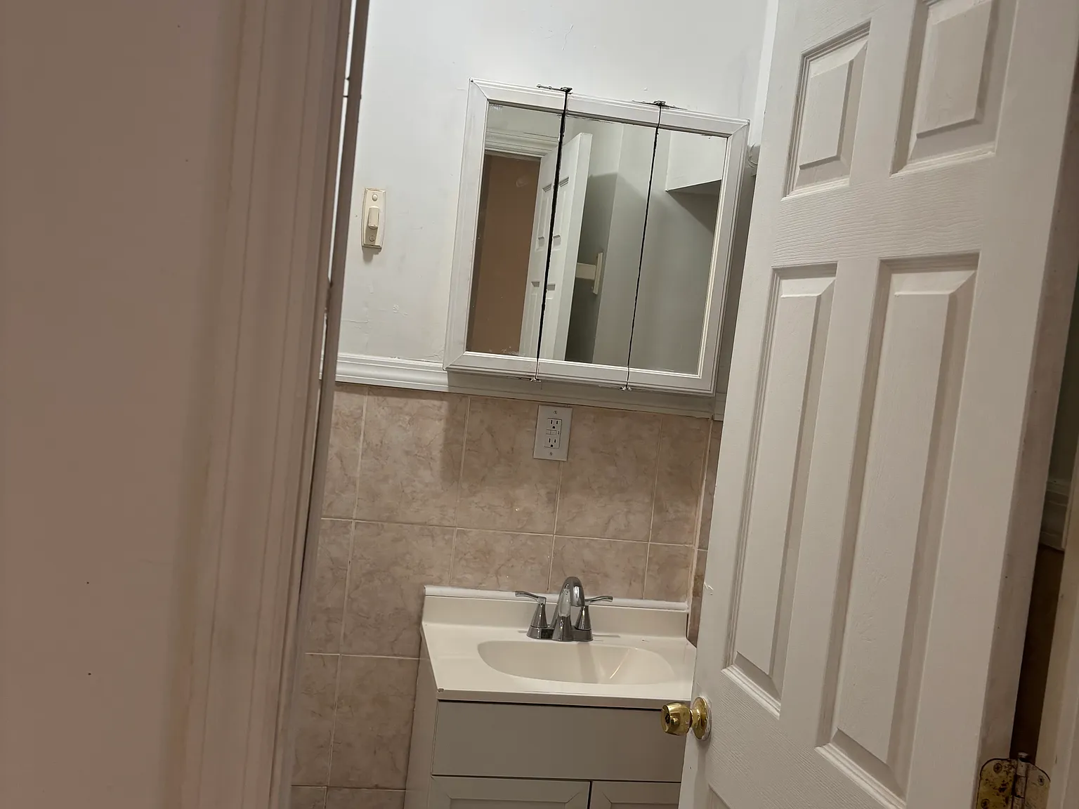 2 bed, 1000 sqft, $1,800 — Photo 3