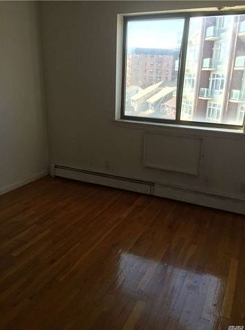 2nd image of 3201 Leavitt St