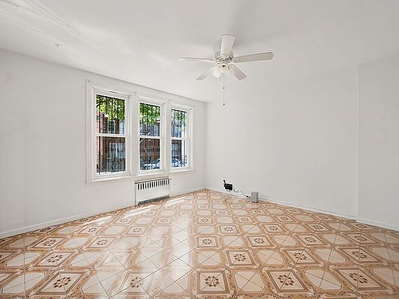 3rd image of 403 Stockholm St