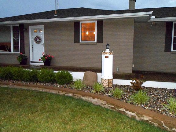 2nd image of 816 Tucker Dr