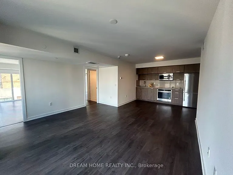 50 McCaul St #812 — Photo 5