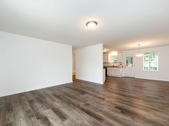 4th image of 1020 Westminister Dr