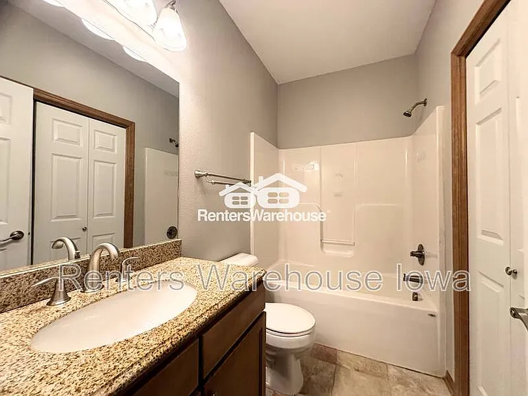 2000 Meadow Ct #204 — Photo 6