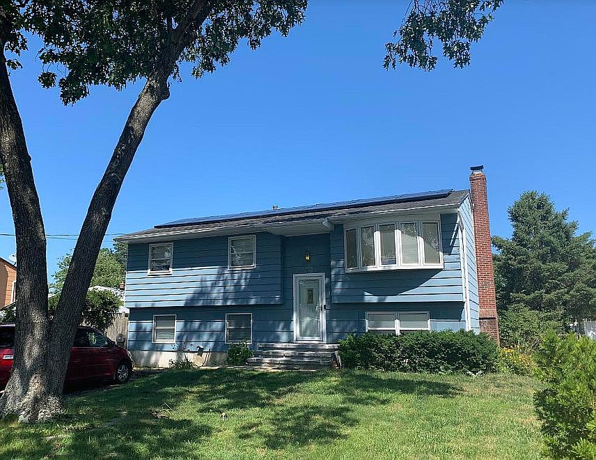 1st image of 87 Blossom Dr