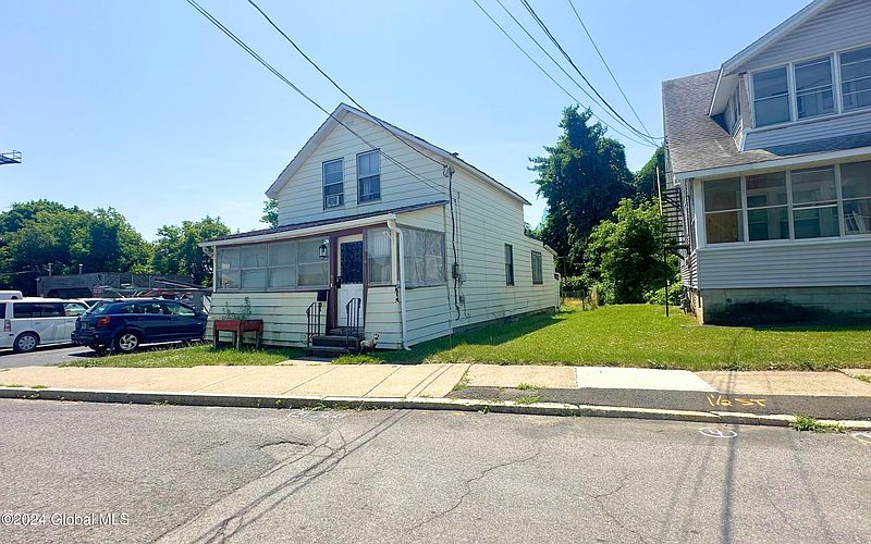 2nd image of 5 Yardboro Avenue