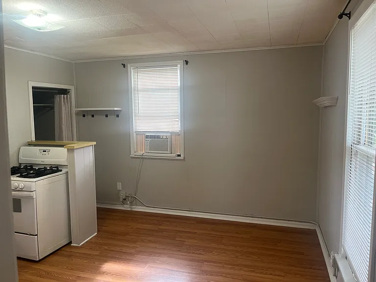 354 Spruce St #5 — Photo 3