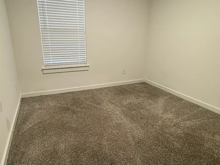 4340 Sloan Dr — Photo 19