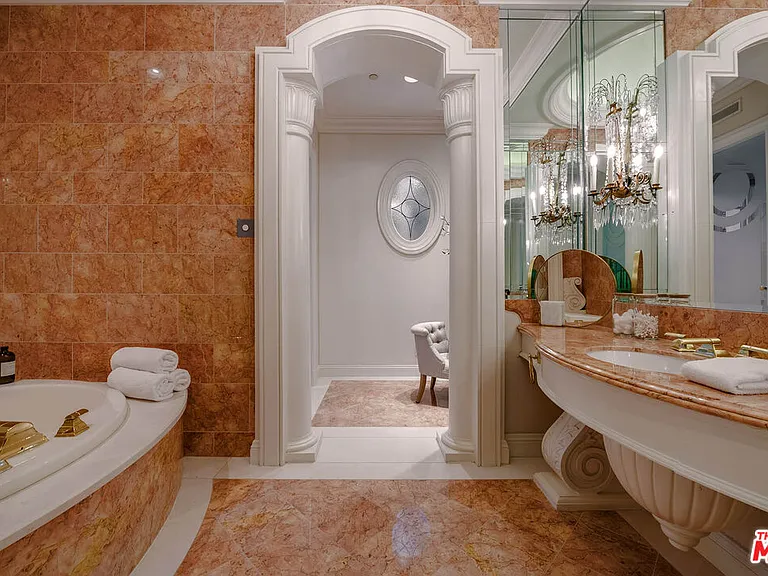 70 Beverly Park — Photo 15