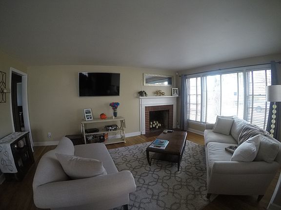 Living RM w/Fireplace