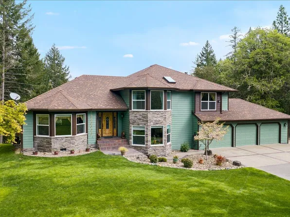 944 Sleepy Hollow Loop, Grants Pass, OR 97527