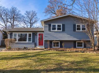 254 Ironwood Dr, Lindenhurst, IL 60046