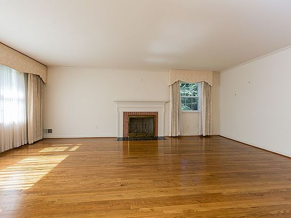 5th image of 4135 27th St N