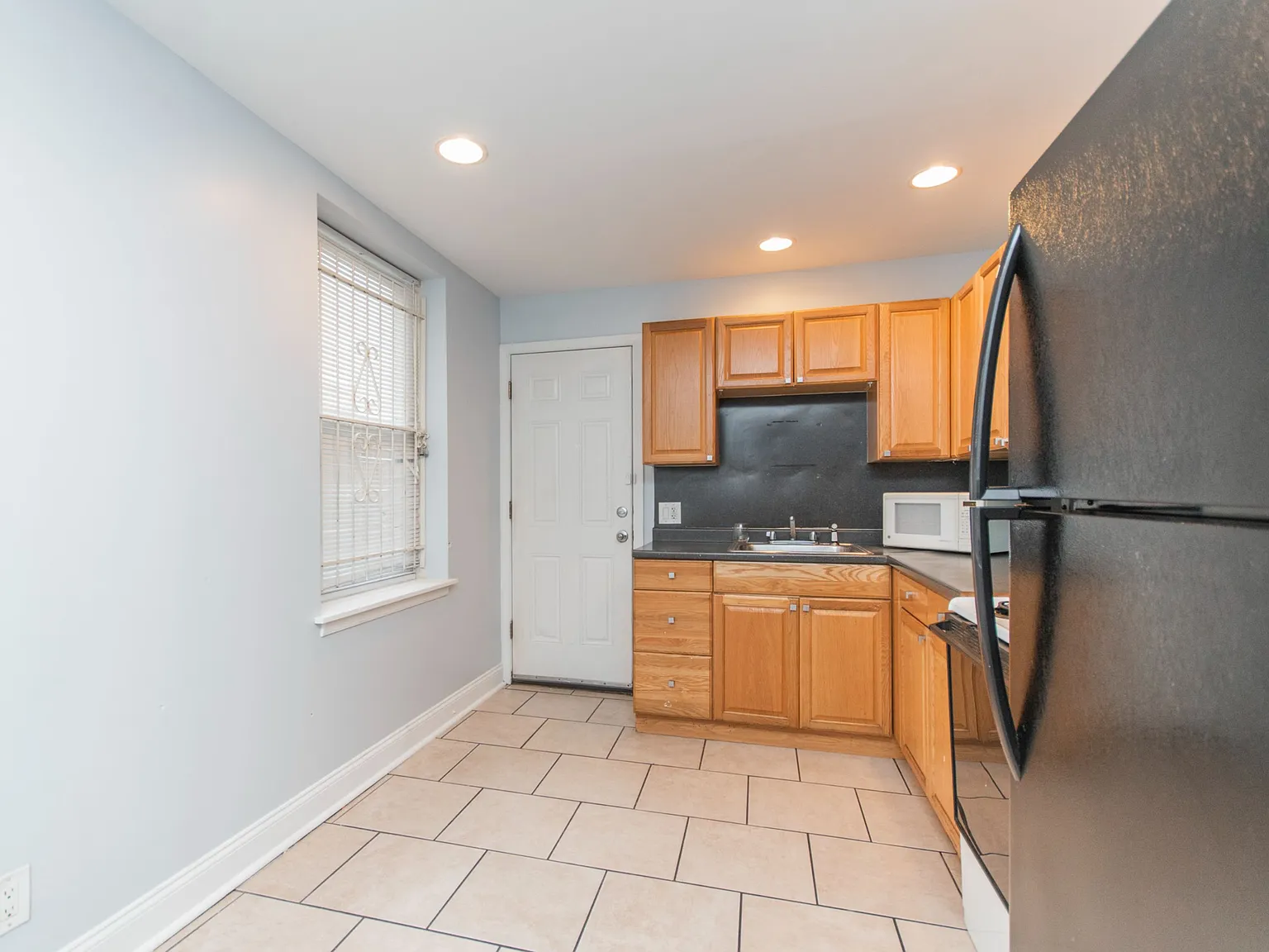 1512 W Montgomery Ave — Photo 2