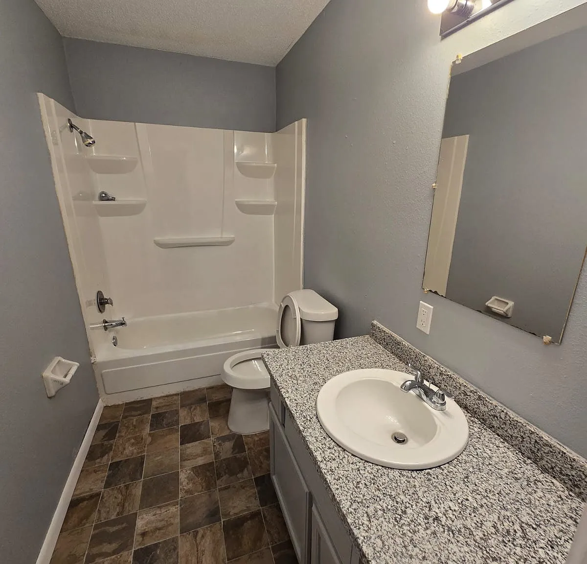 2 bed, 1.5 bath, 1008 sqft, $1,200 — Photo 4