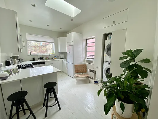 Rented by Highline Residential | media 3