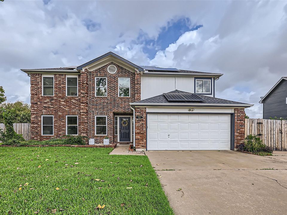 1st image of 500 Hawthorne Ln
