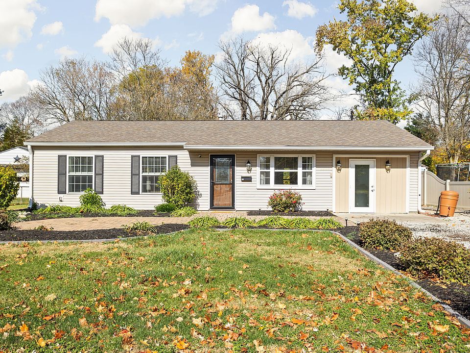 1st image of 1686 Woodland Dr