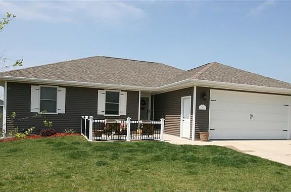 2nd image of 305 Lezlie Dr