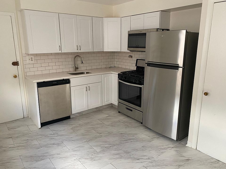 1st image of 1656 W Pratt Blvd APT 3W