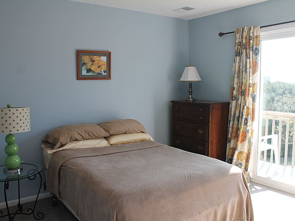 3rd image of 3923 W Dolphin Dr