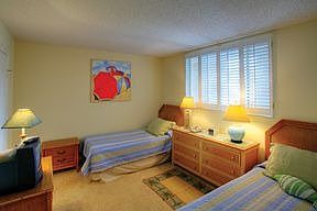 1st image of 1470 Wood Ave APT 400