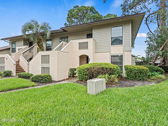 2nd image of 204 CRANES LAKE Drive
