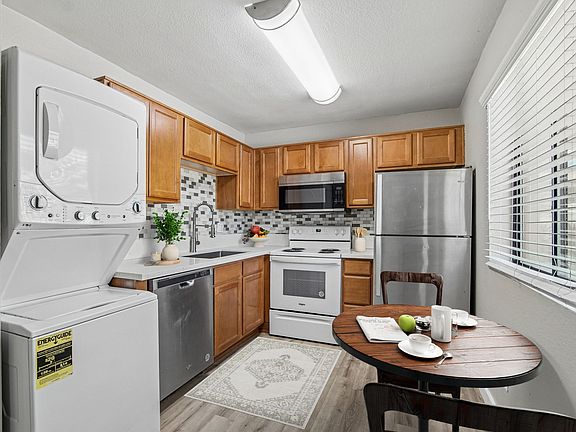 2nd image of 1920 E Hayden Ln #215