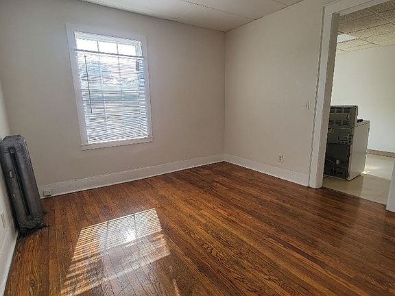 4th image of 448 Hawley Ave #8