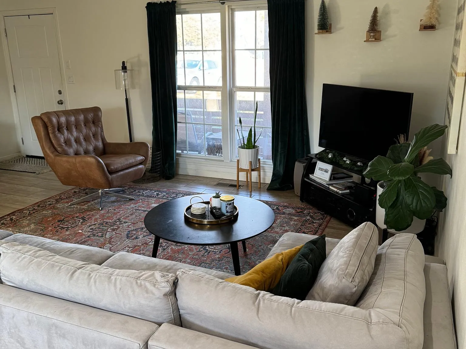 3 bed, 1200 sqft, $1,550 — Photo 2
