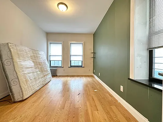 Rented by Bruma Realty LLC | media 23