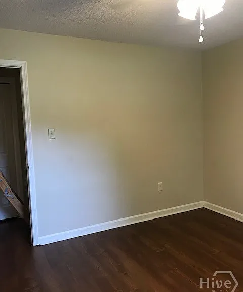 700 Greenwich Dr — Photo 12