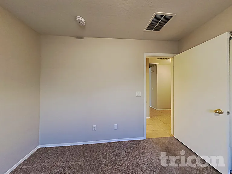 25683 W Saint Kateri Dr — Photo 14