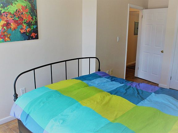 4th image of 1081 Bergen St APT 3