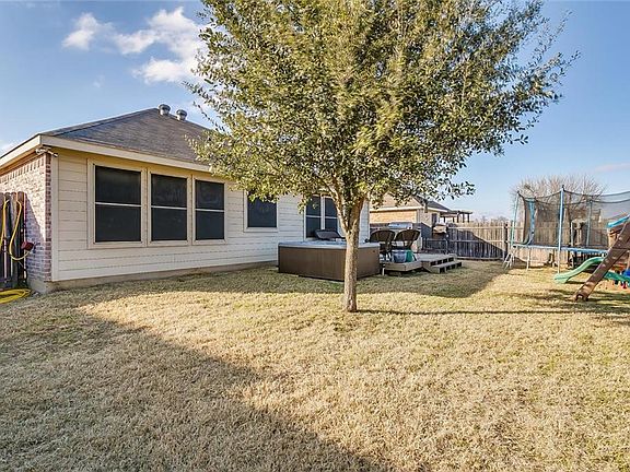 5th image of 1017 Junegrass Ln