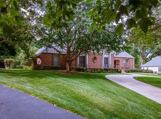 6520 Overhill Rd, Mission Hills, KS 66208