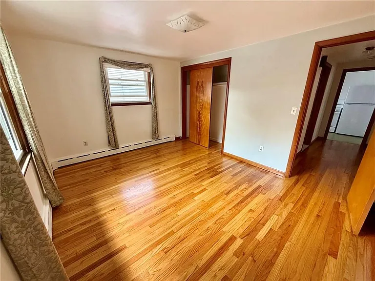 25 Thurston Ave — Photo 5