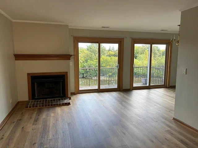 2 bed, 1139 sqft, $2,300 — Photo 2
