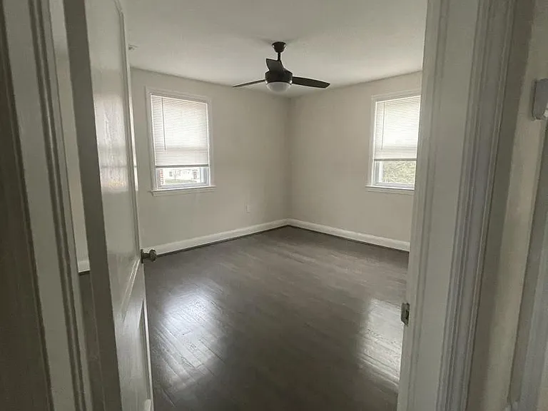 922 Dartmouth Rd — Photo 3