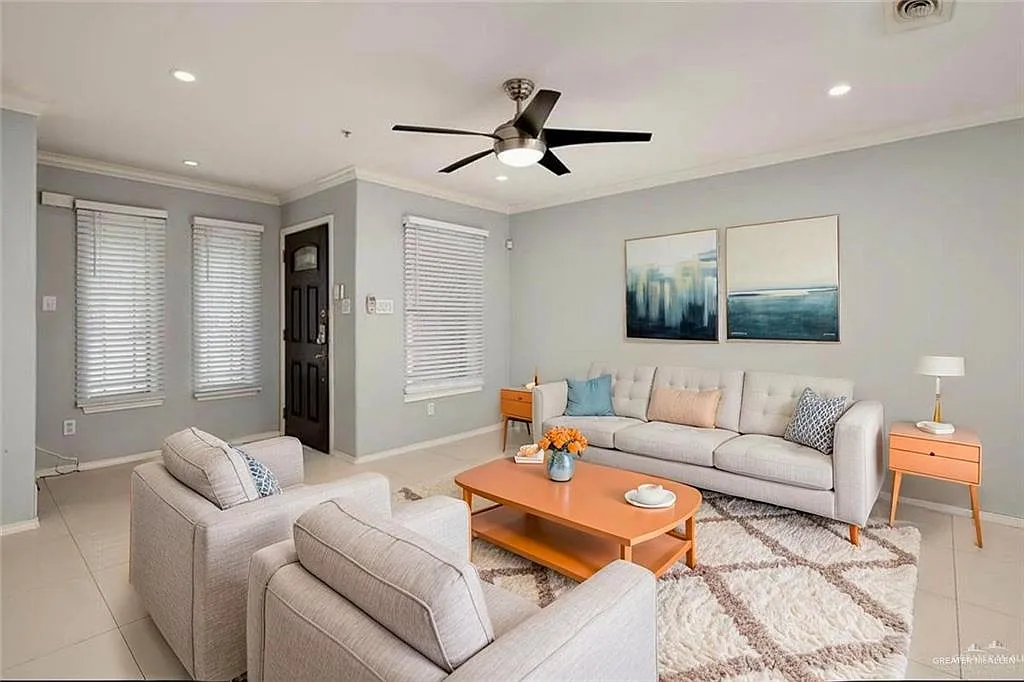 3 bed, 2.5 bath, 1272 sqft, $1,250 — Photo 2